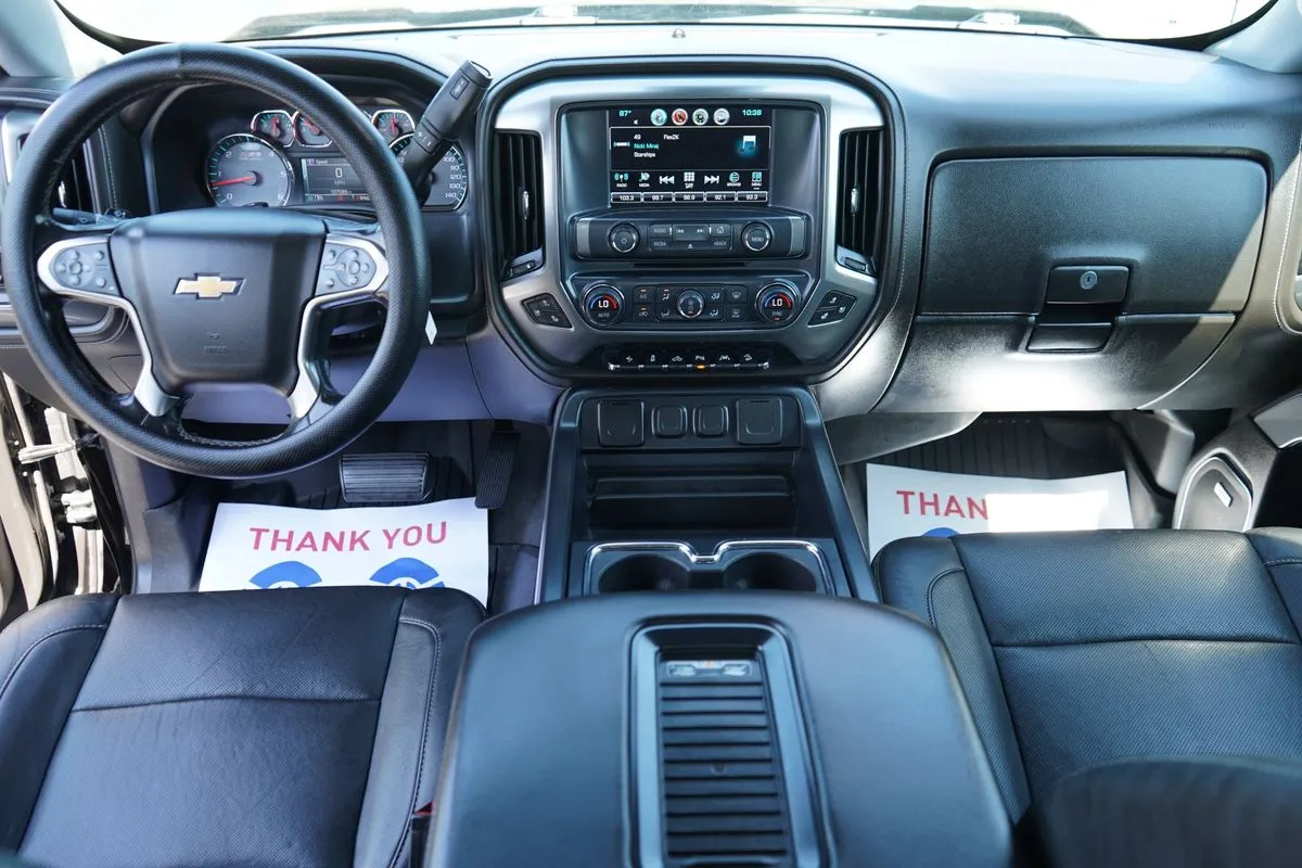 Chevrolet Silverado photo 17