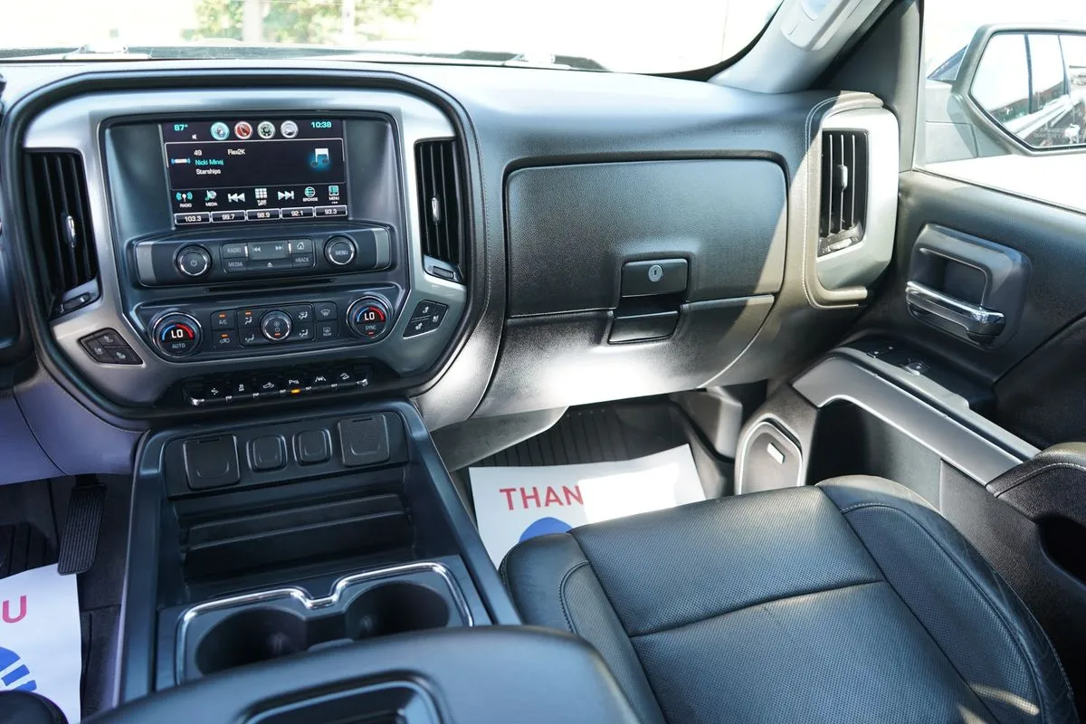 Chevrolet Silverado photo 19