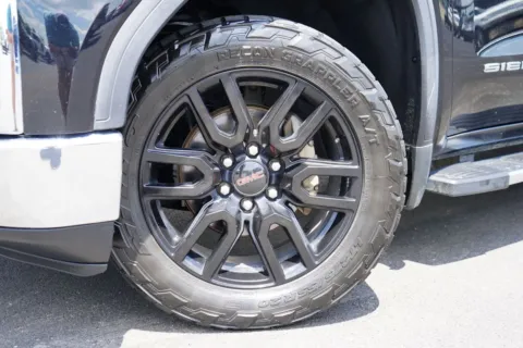More photos of 2019 GMC Sierra 1500 SLT at West Plains Auto World, MO