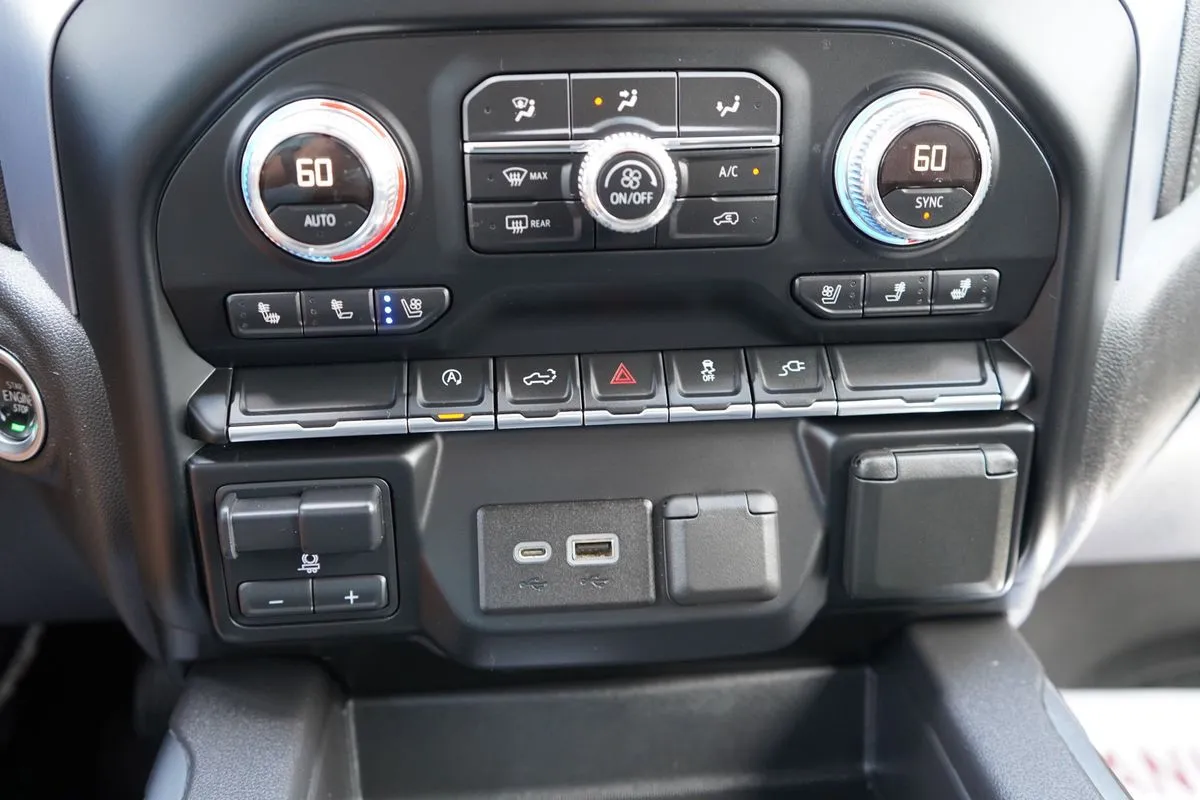 GMC Sierra photo 28