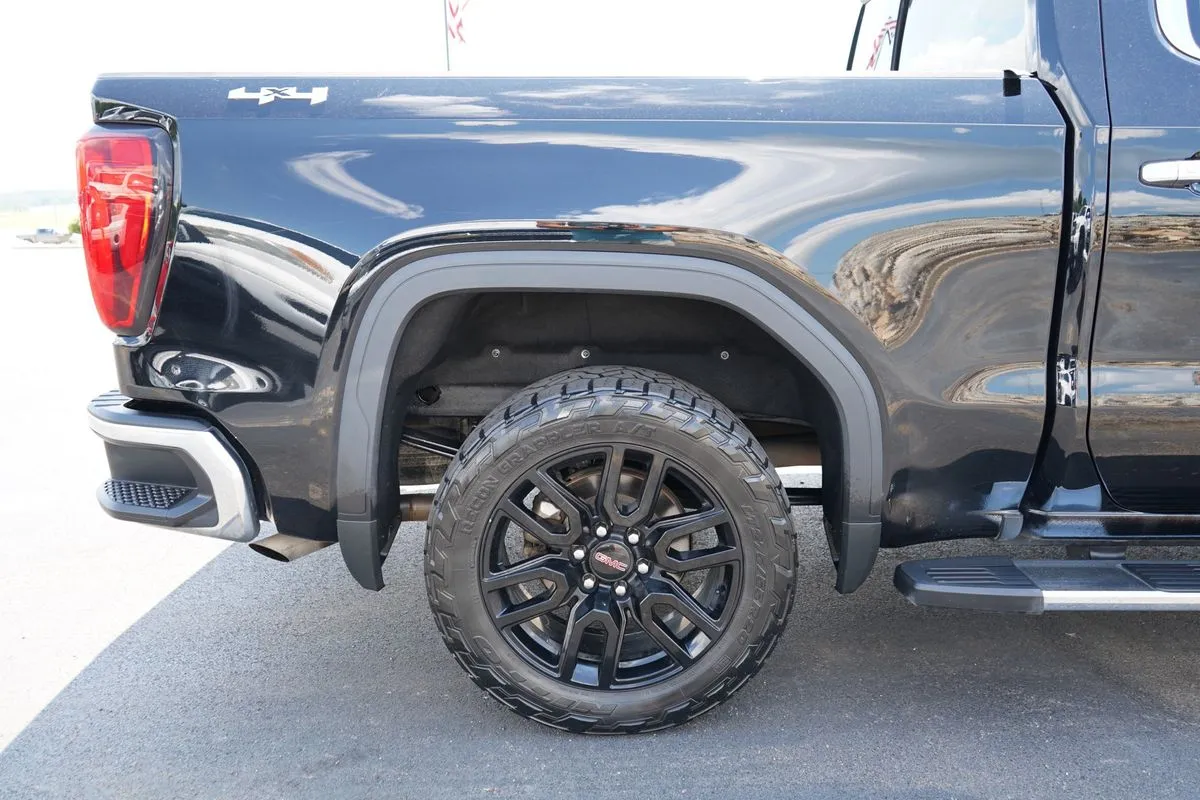 GMC Sierra photo 12