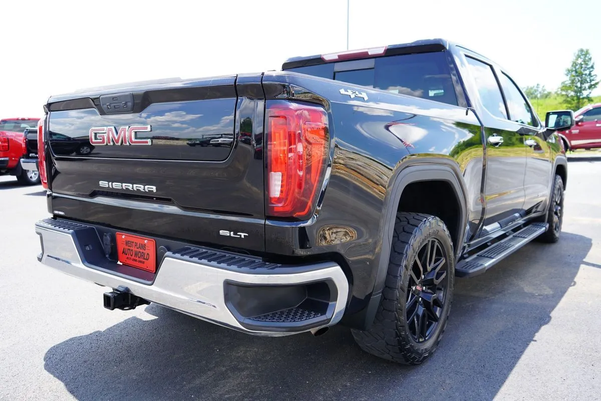 GMC Sierra photo 11