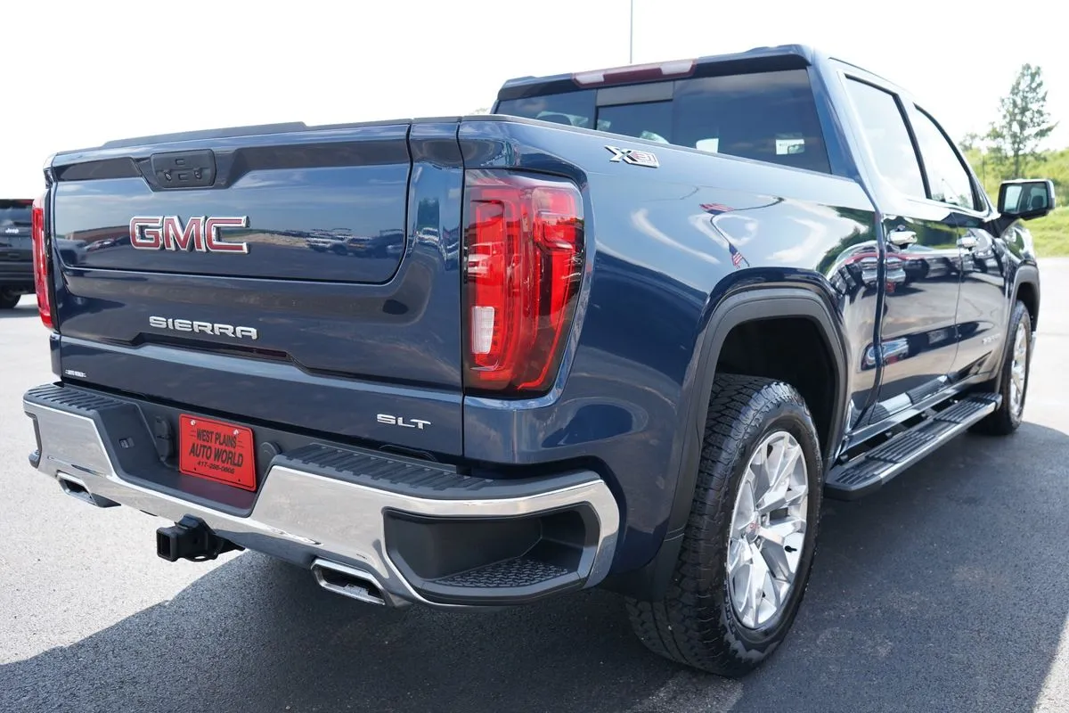 GMC Sierra photo 12