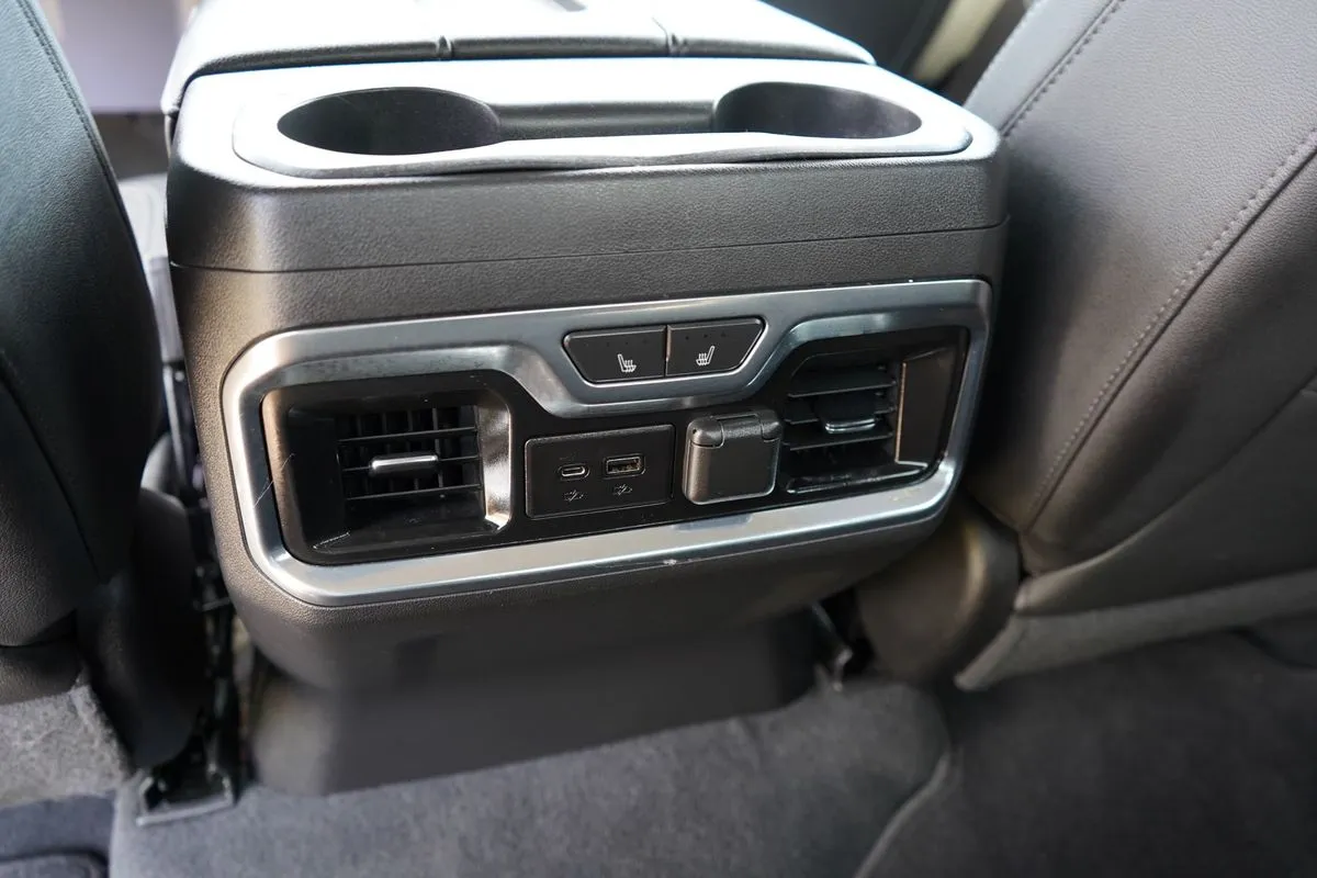 GMC Sierra photo 40