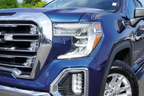 More photos of 2019 GMC Sierra 1500 SLT at West Plains Auto World, MO