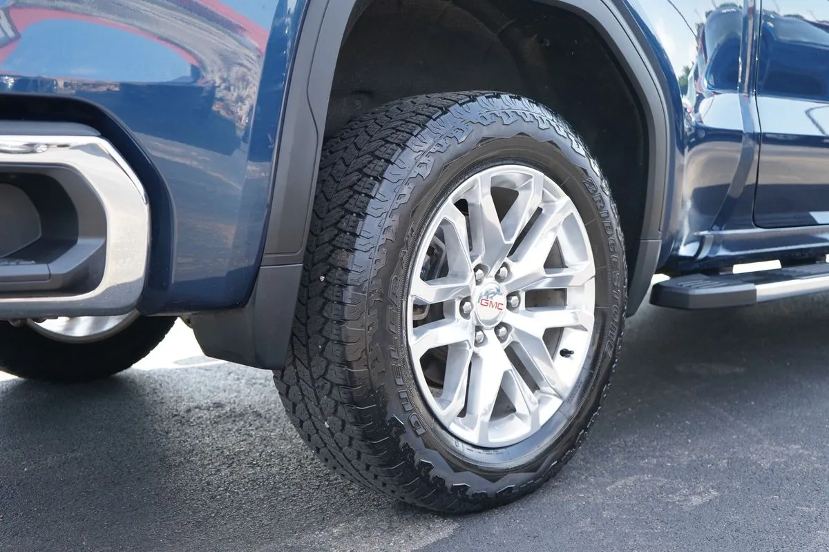 GMC Sierra photo 14