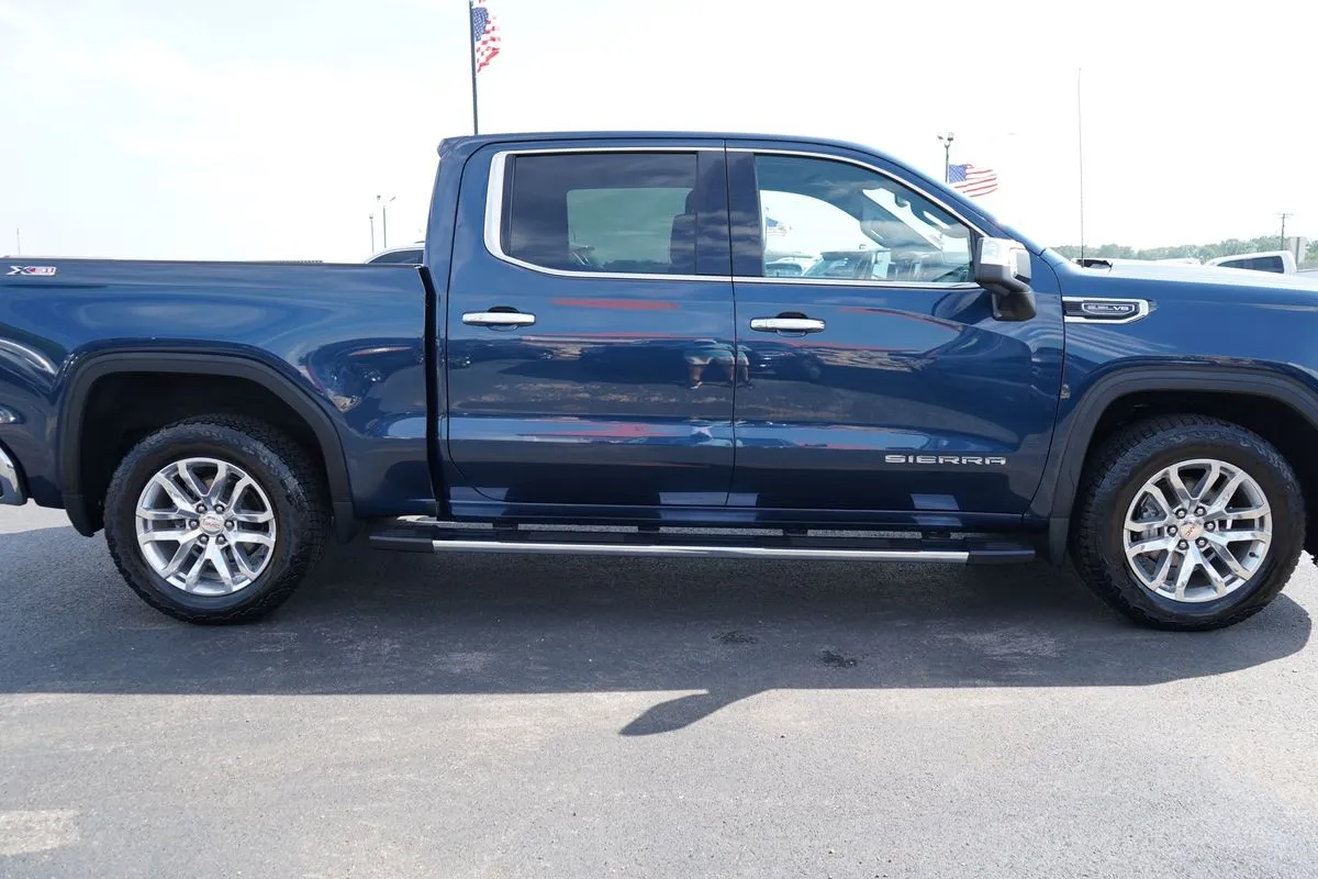 GMC Sierra photo 16