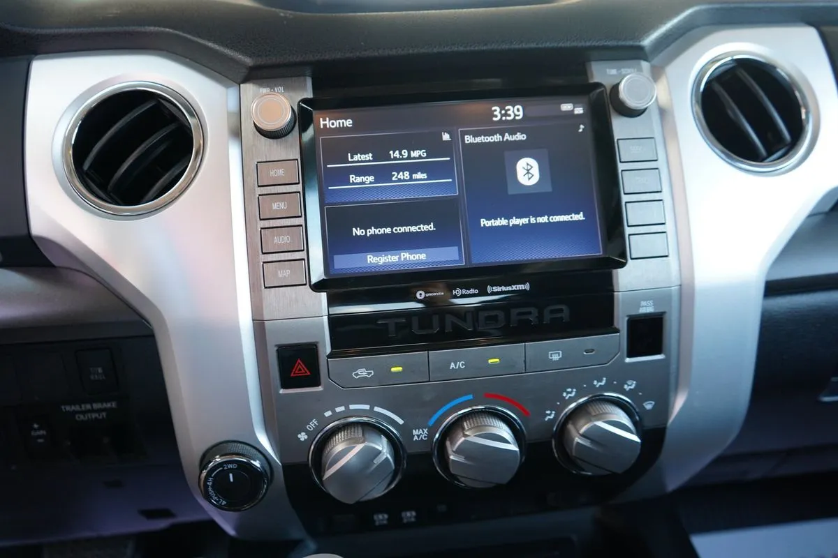 Toyota Tundra photo 23