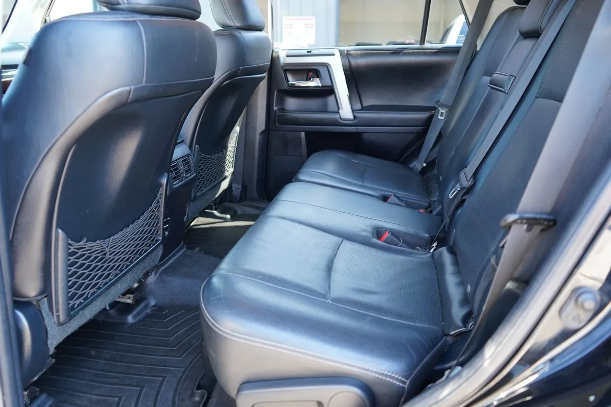 Toyota 4Runner photo 39