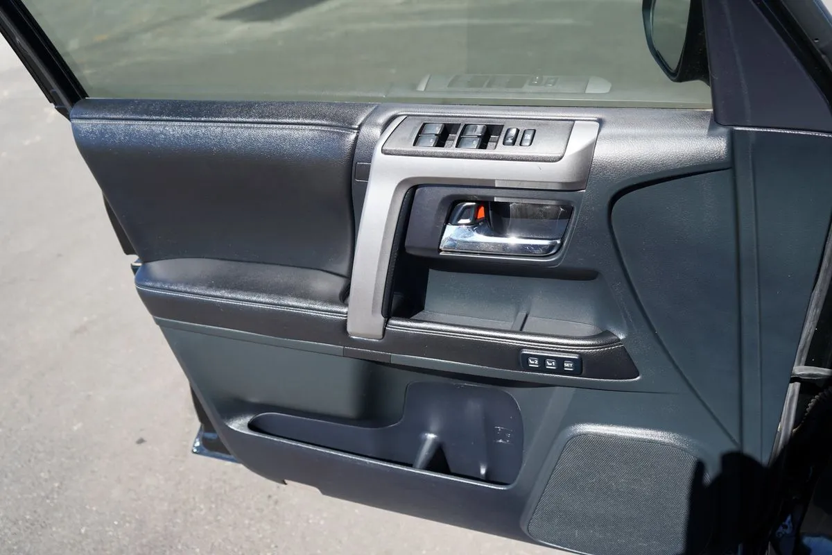 Toyota 4Runner photo 26