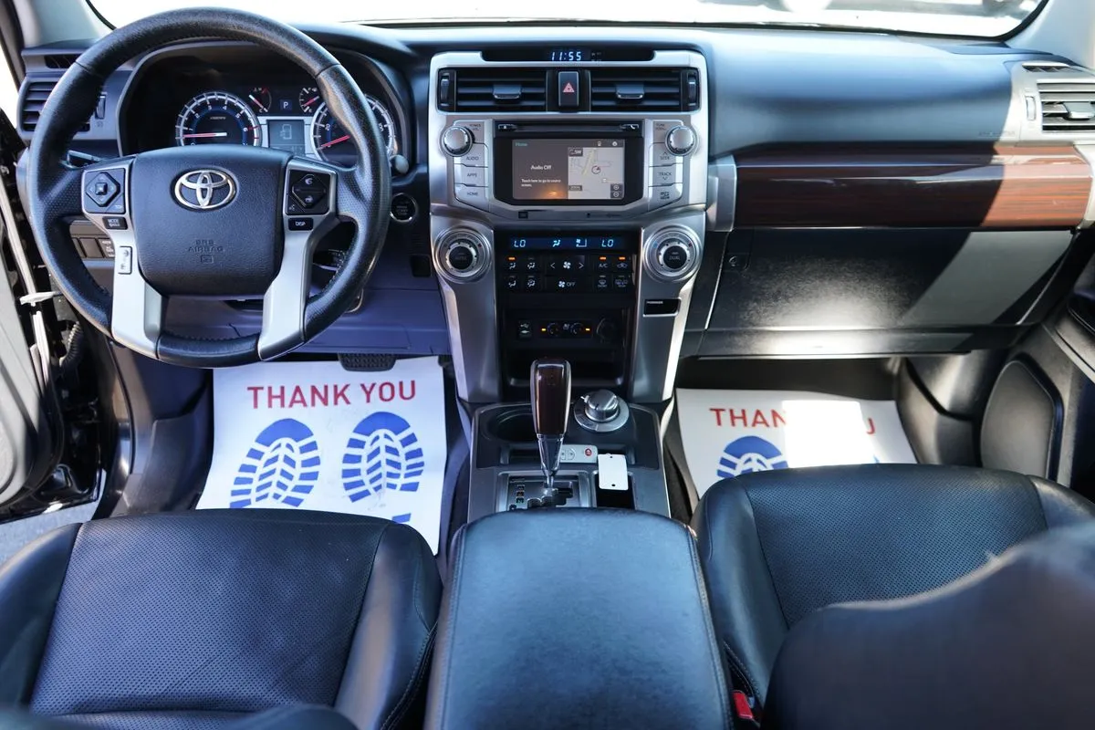 Toyota 4Runner photo 17