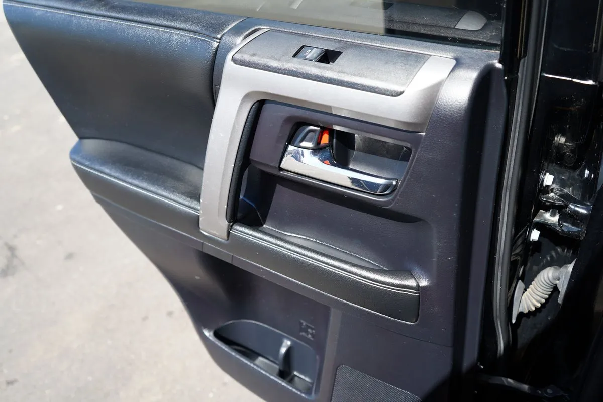 Toyota 4Runner photo 38