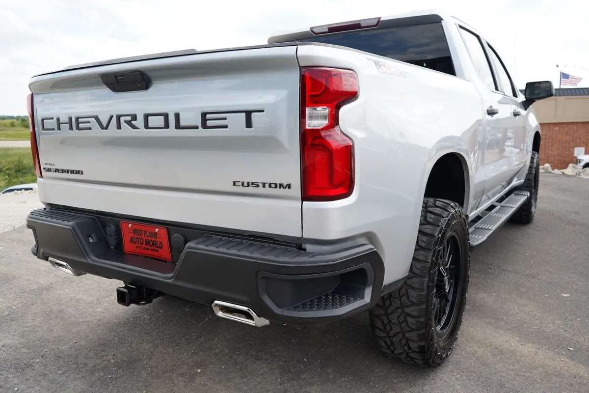Chevrolet Silverado photo 11