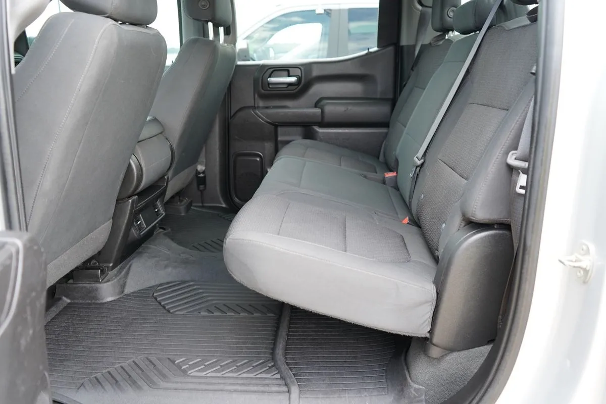 Chevrolet Silverado photo 29