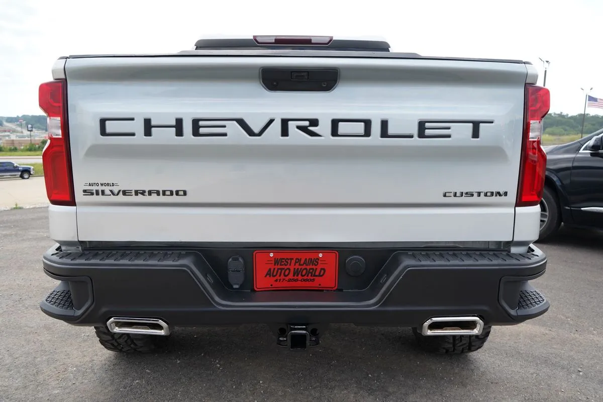 Chevrolet Silverado photo 10