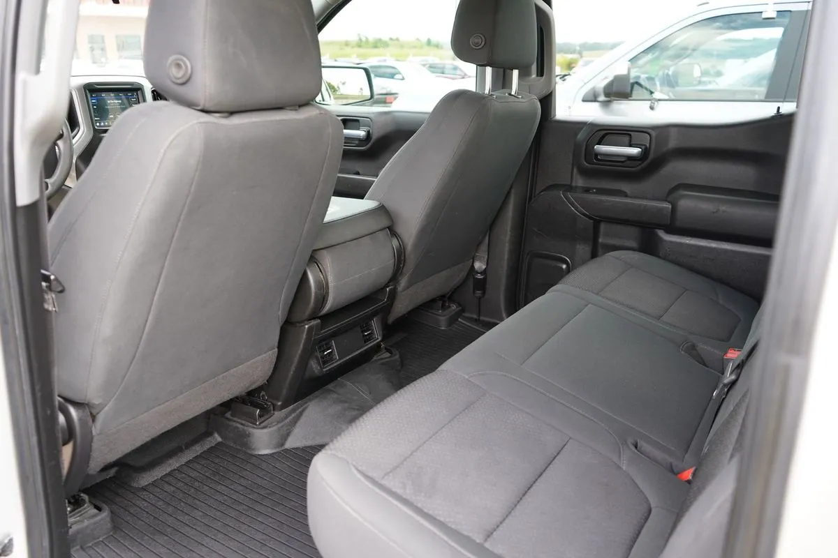 Chevrolet Silverado photo 30