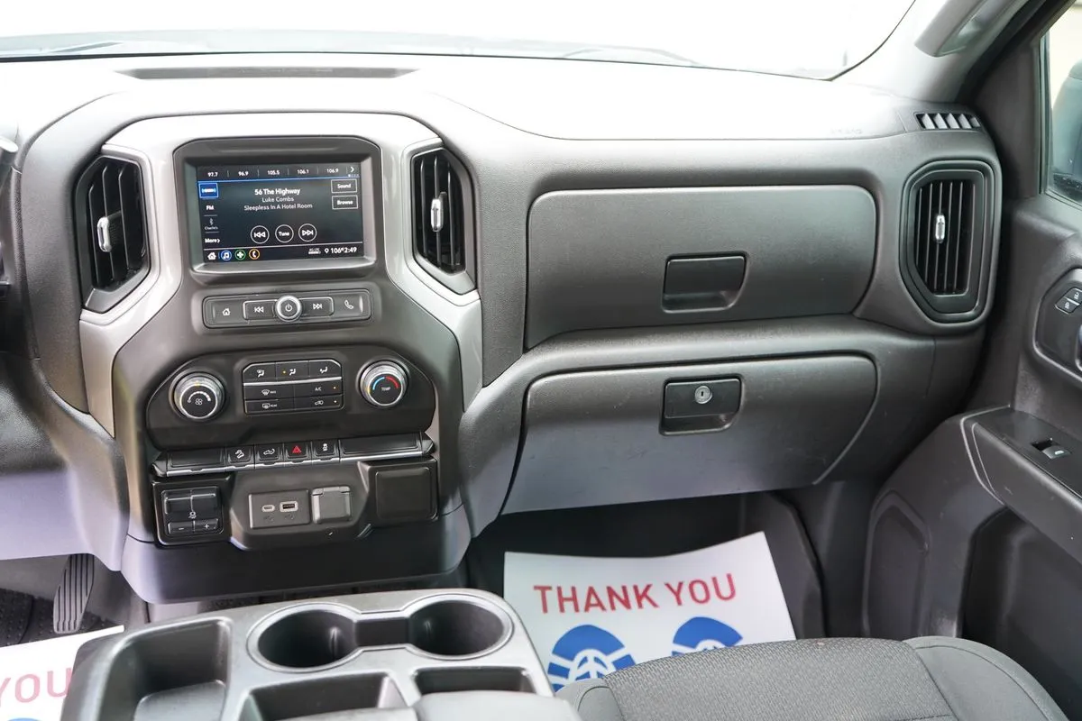 Chevrolet Silverado photo 18