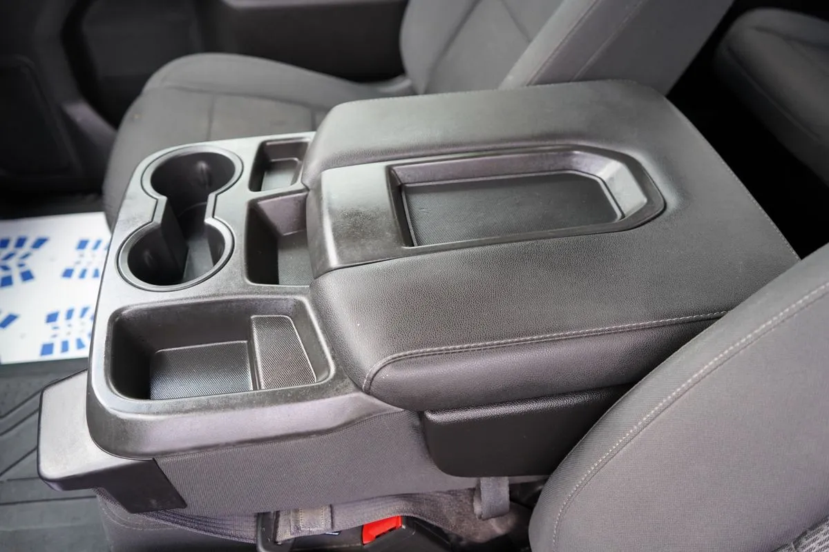 Chevrolet Silverado photo 26