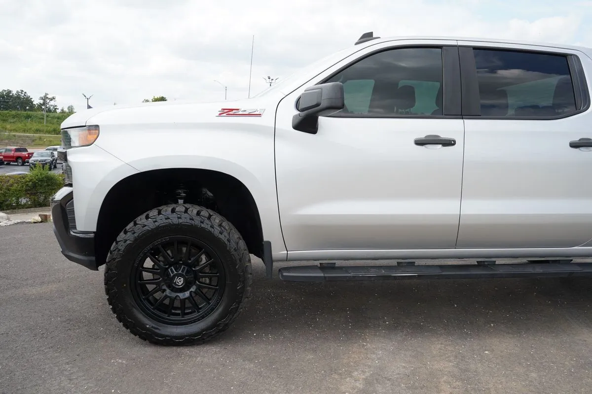 Chevrolet Silverado photo 6