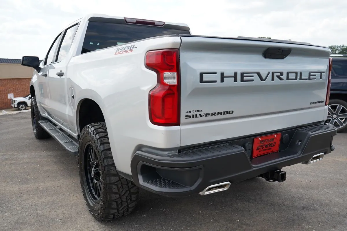 Chevrolet Silverado photo 9
