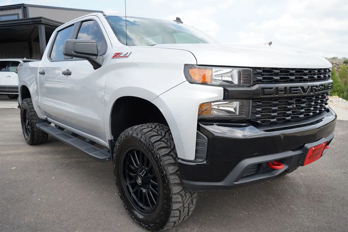 Chevrolet Silverado photo 13
