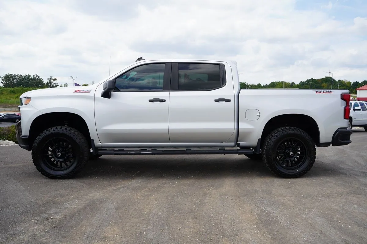 Chevrolet Silverado photo 7