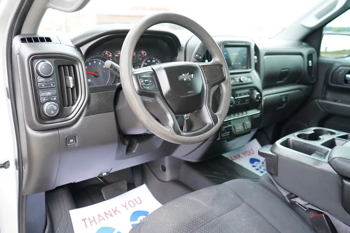 Chevrolet Silverado photo 22