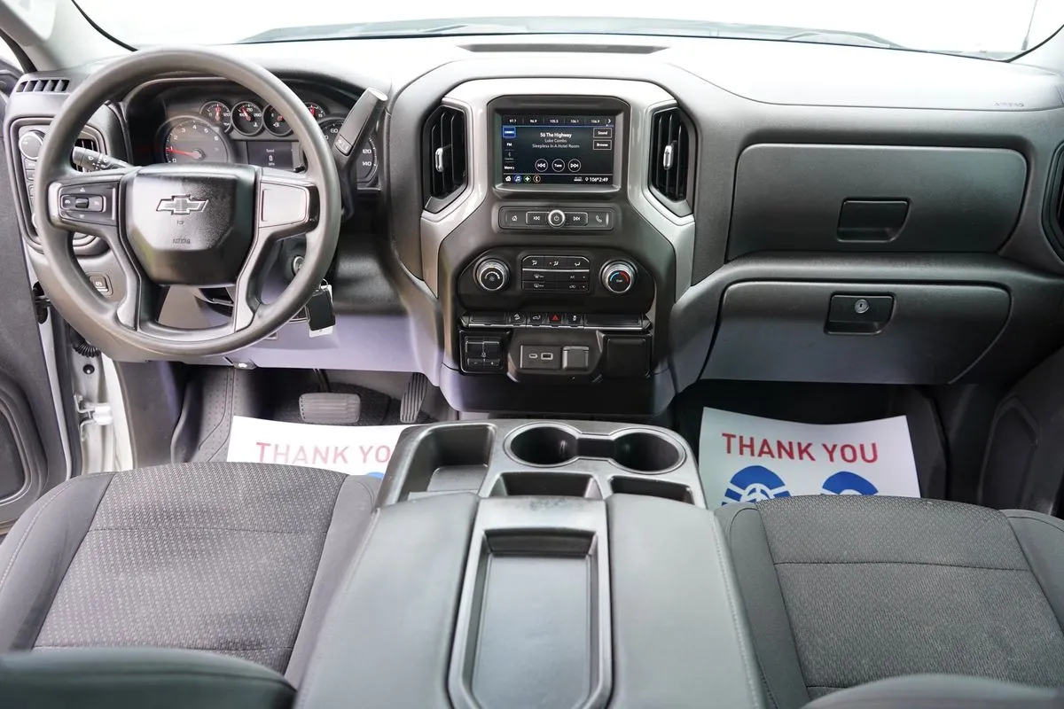Chevrolet Silverado photo 17