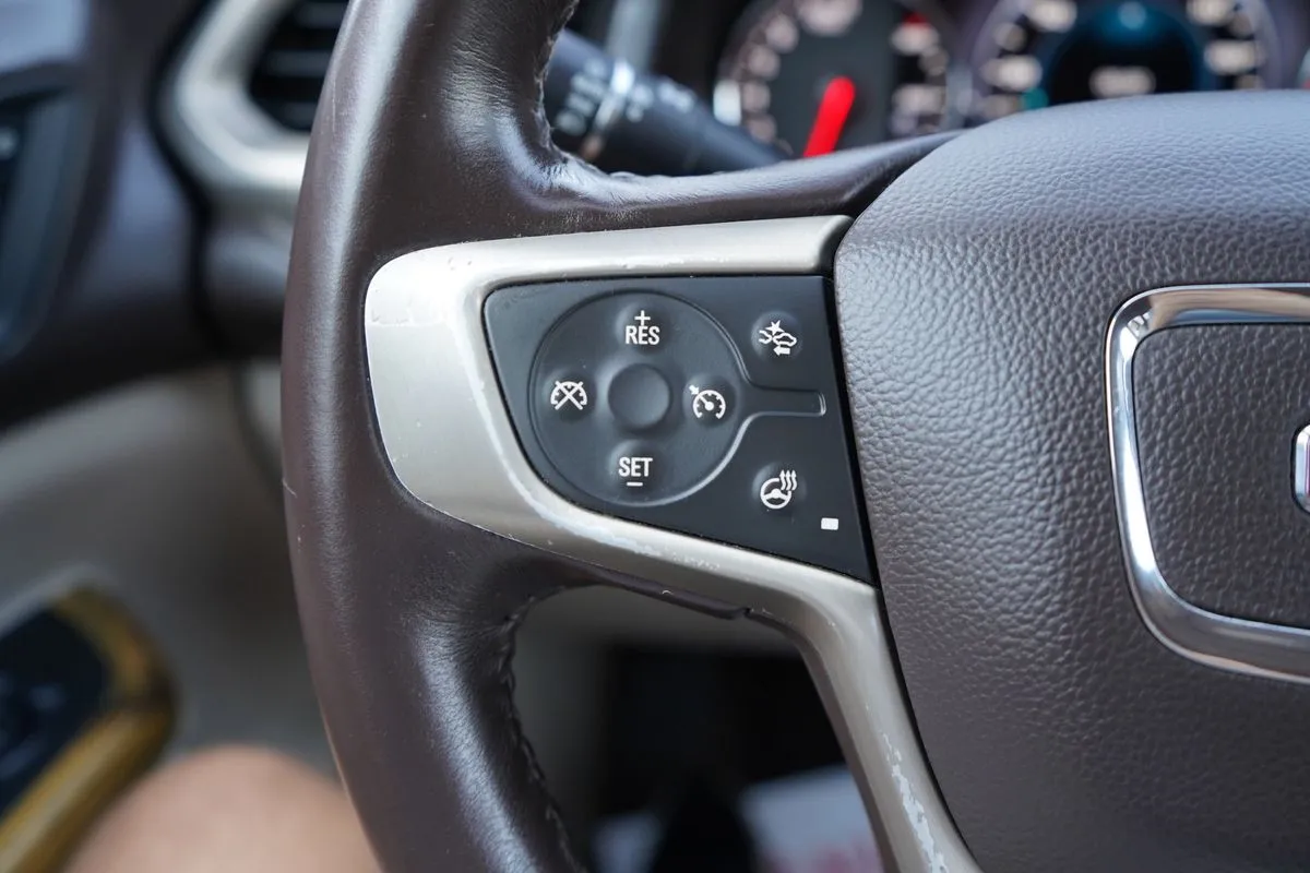 GMC Acadia photo 25