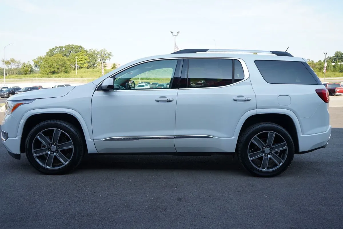 GMC Acadia photo 7