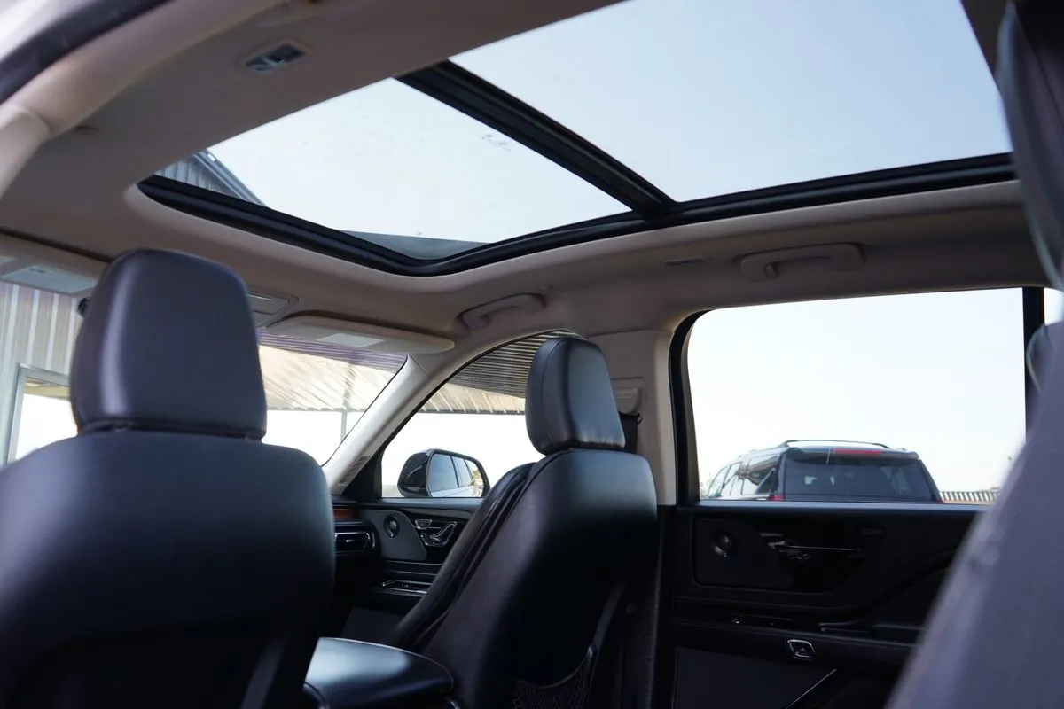 Lincoln Aviator photo 37
