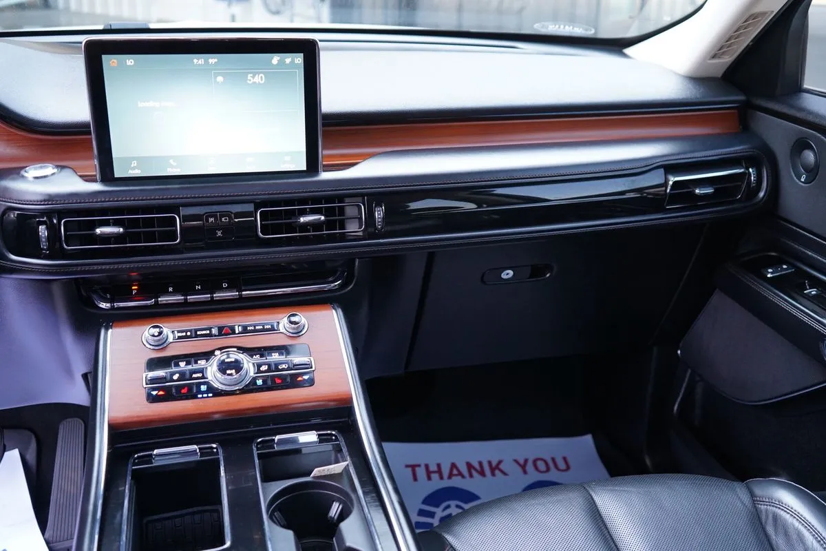 Lincoln Aviator photo 20