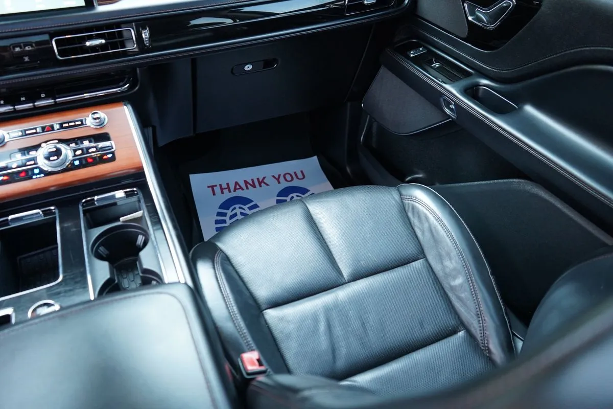 Lincoln Aviator photo 21