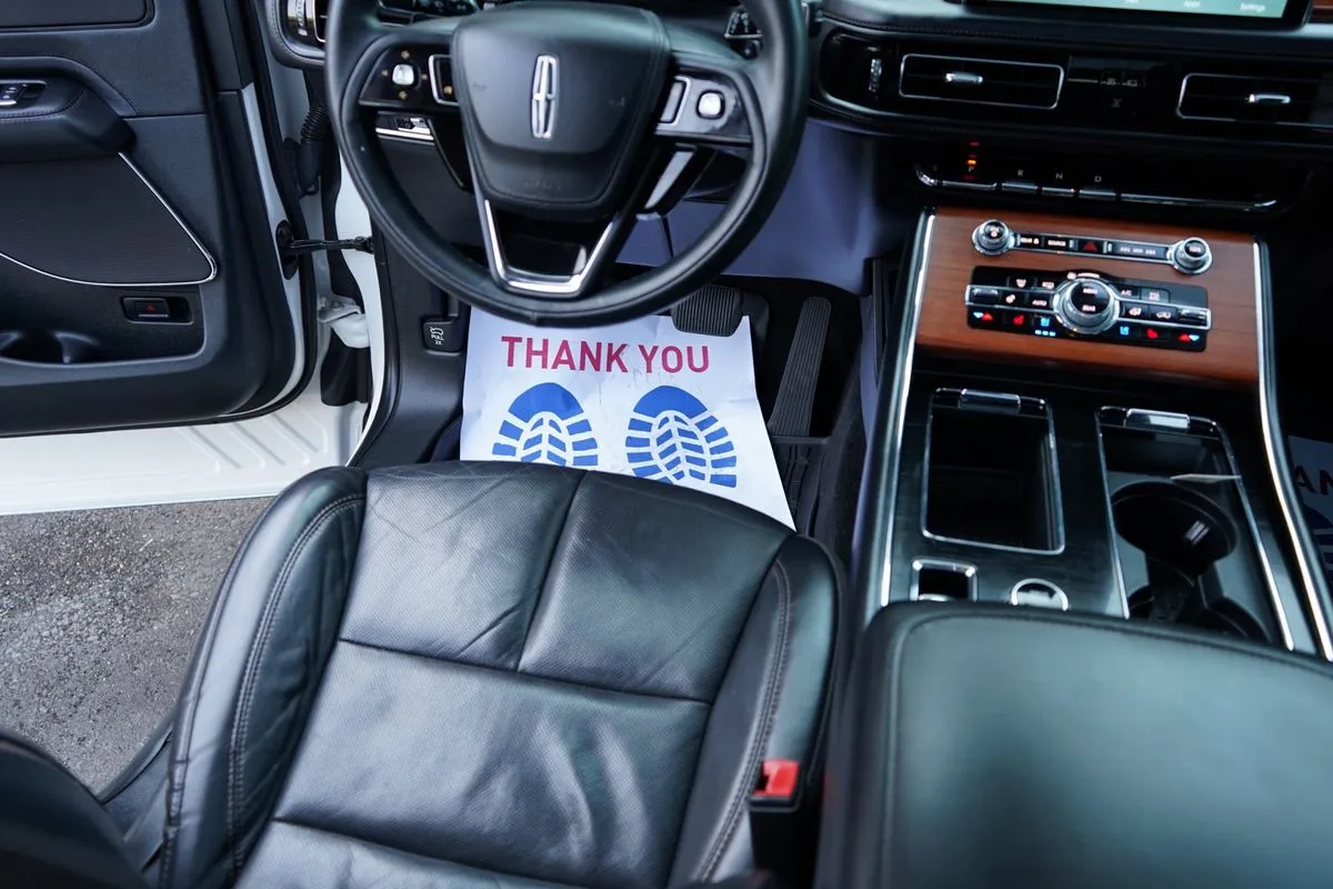 Lincoln Aviator photo 17
