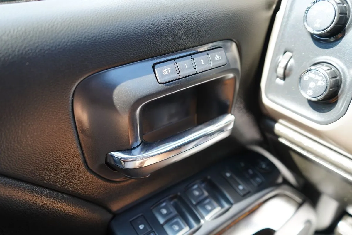 GMC Sierra photo 27