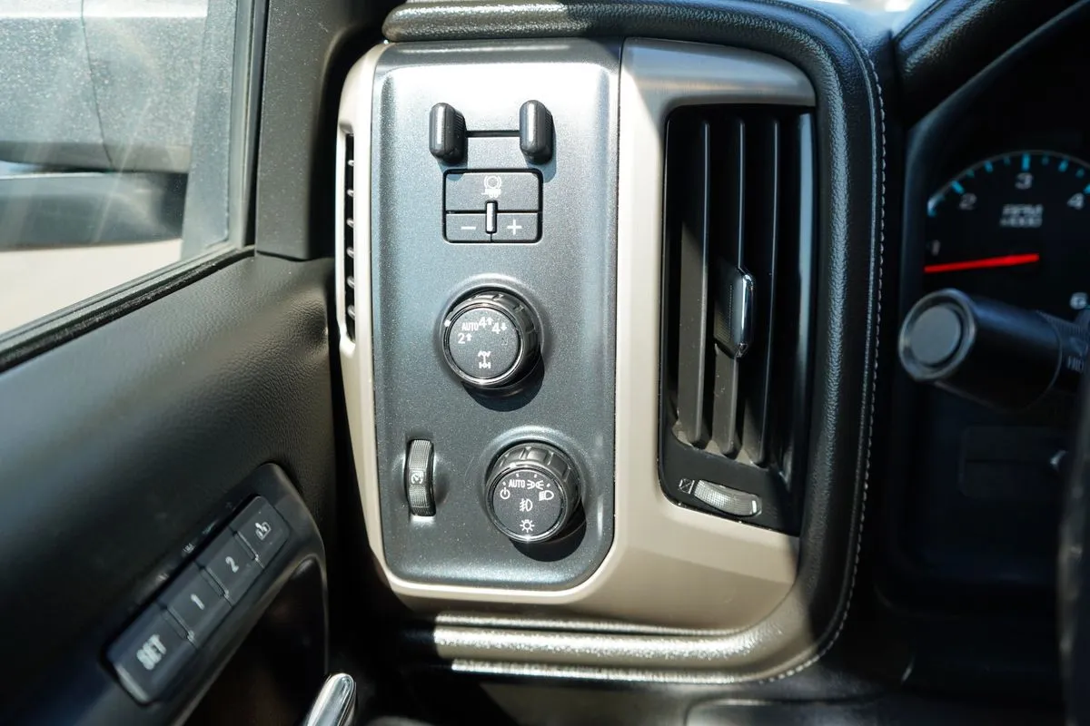 GMC Sierra photo 26