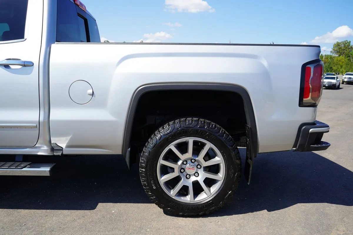 GMC Sierra photo 8