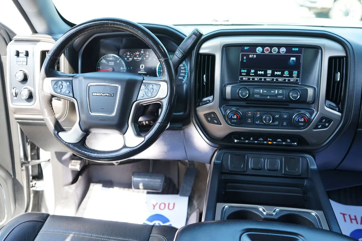 GMC Sierra photo 18