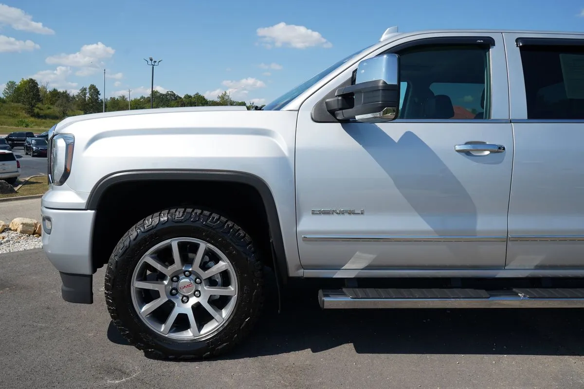 GMC Sierra photo 6