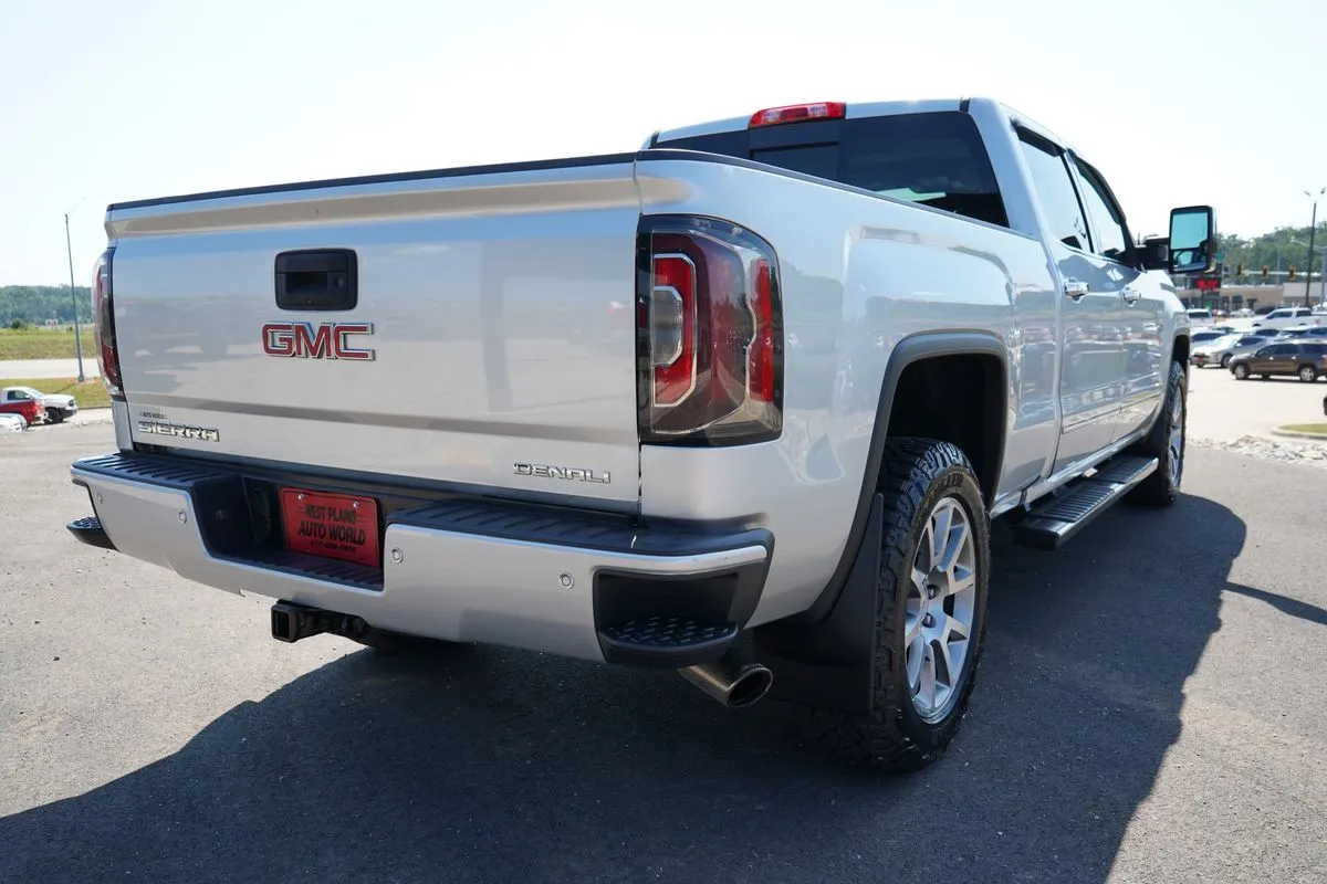 GMC Sierra photo 10