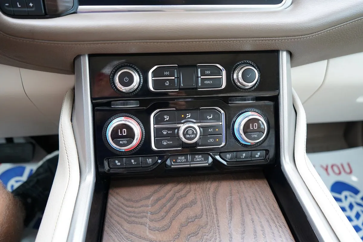 GMC Yukon XL photo 31