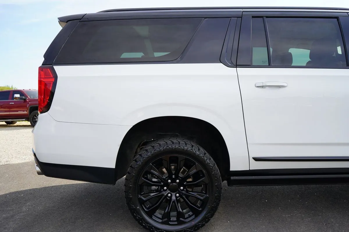 GMC Yukon XL photo 11