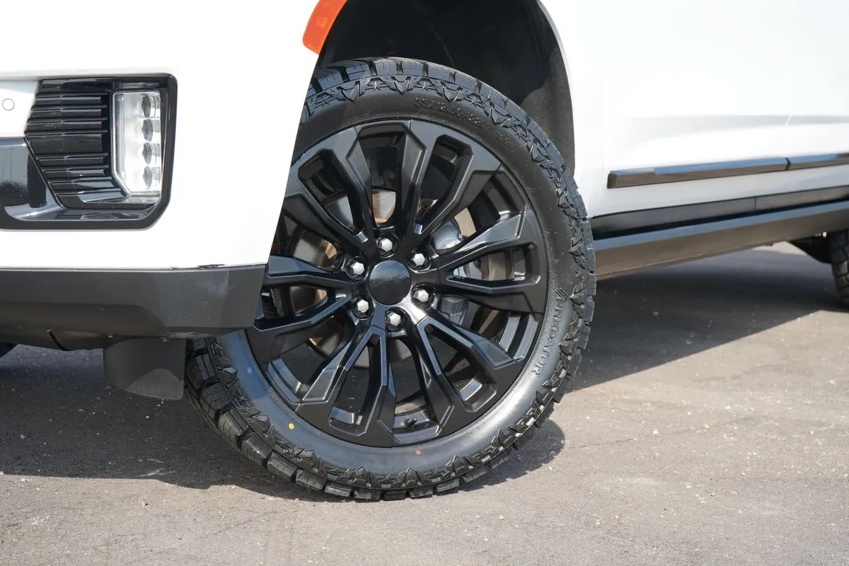 GMC Yukon XL photo 4