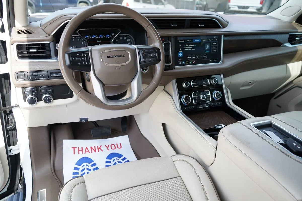 GMC Yukon XL photo 15