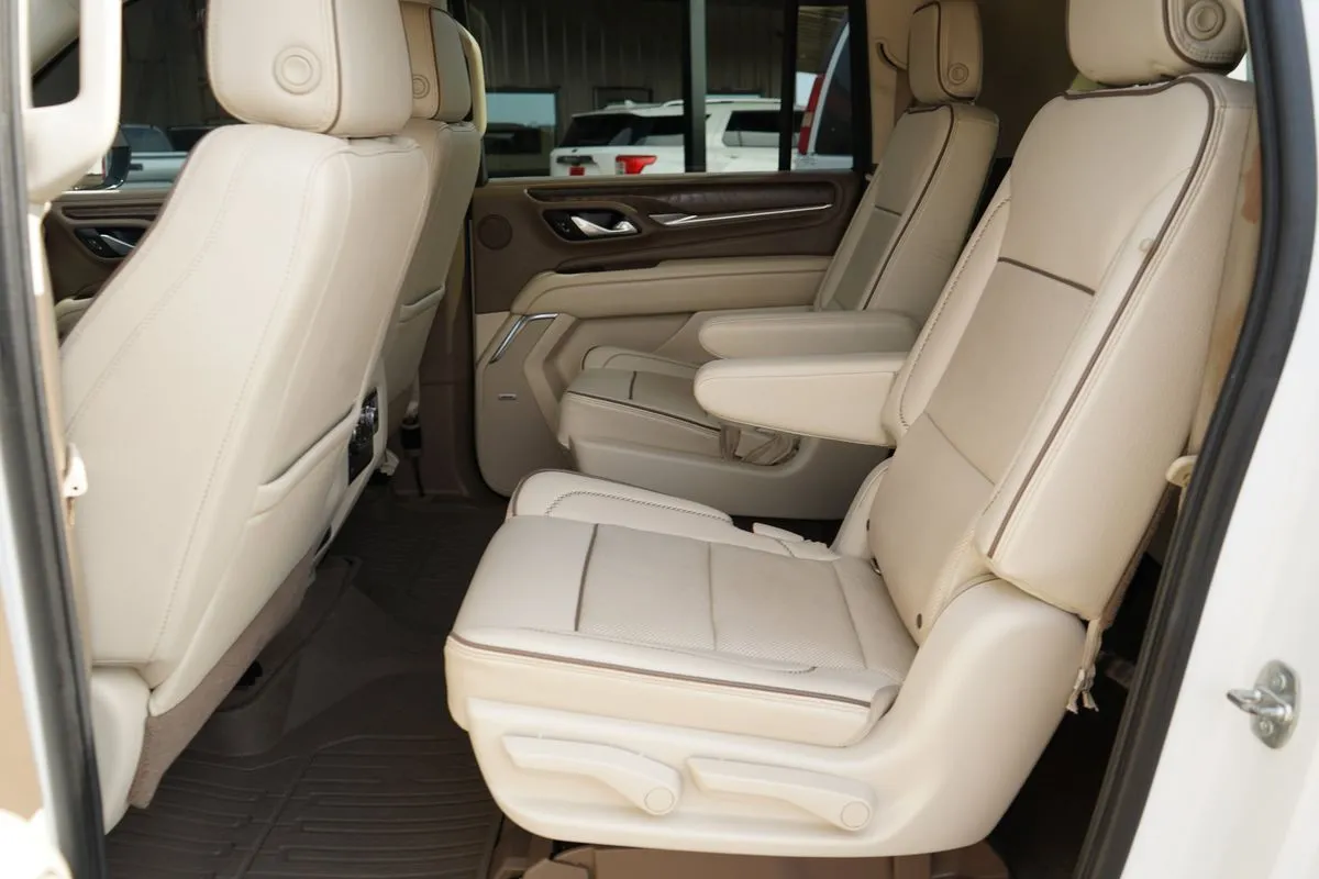 GMC Yukon XL photo 36