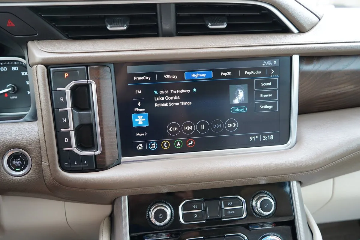 GMC Yukon XL photo 30