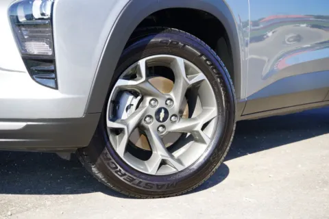 More photos of 2025 Chevrolet Trax FWD LT at West Plains Auto World, MO