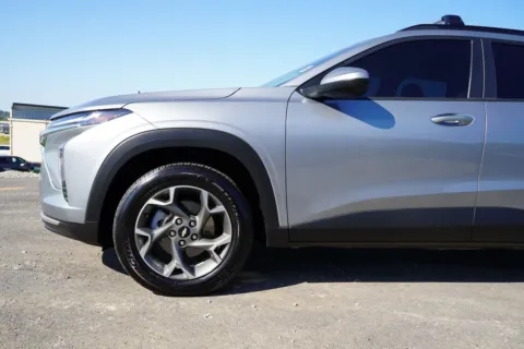 More photos of 2025 Chevrolet Trax FWD LT at West Plains Auto World, MO
