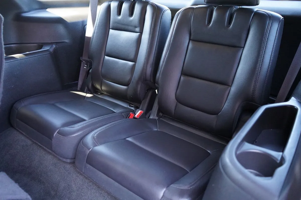 Ford Explorer photo 38