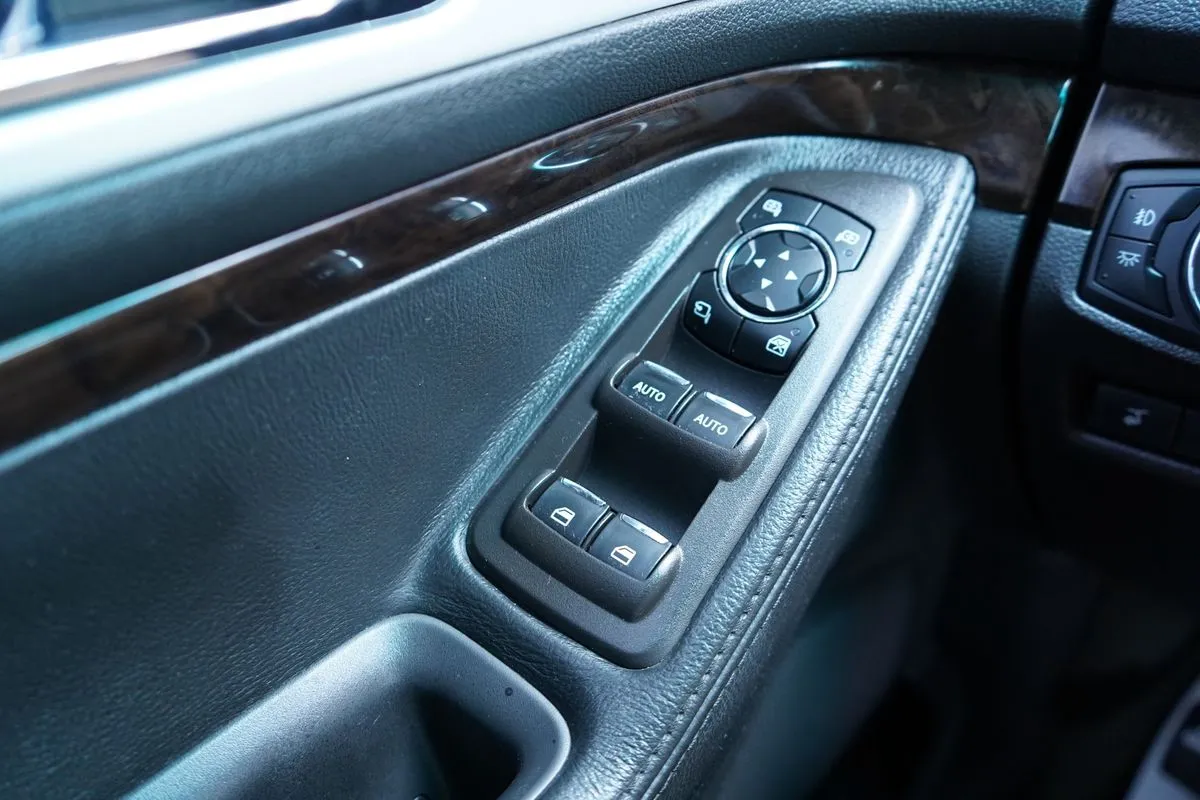 Ford Explorer photo 31